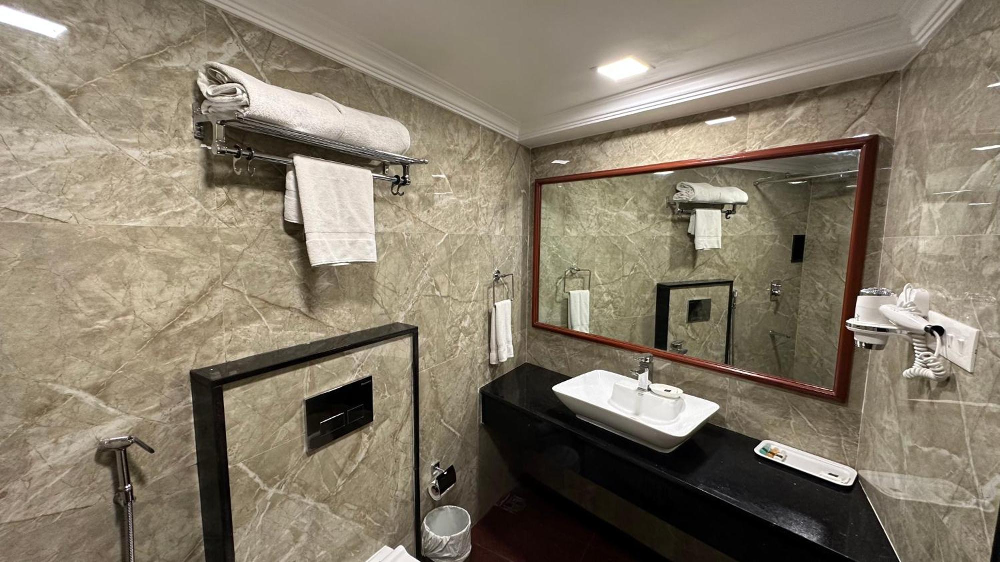 Hotel Annamalai International Pondicherry Exterior photo